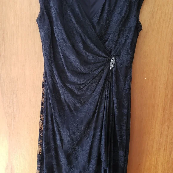 Vintage Black lace dress - Picture 2 of 4